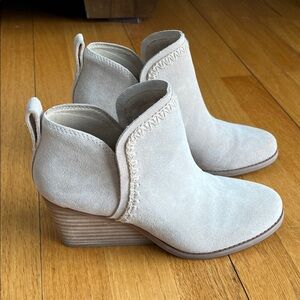 Toms Light Tan Suede Ankle Booties